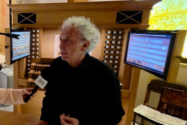 Marcel-Octav Costea la concertul de orgă susținut în cadrul Bucharest Organ Fest – Cantus Ecclesiae VI, la Mănăstirea Părinților Carmelitani Desculți din Ciofliceni/Snagov