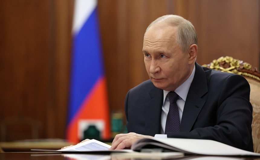 actiunea militara a ucrainei soldata cu cel putin 18 morti a starnit furia lui vladimir putin 6a11f063a4eac