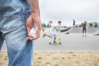 aproape 50 de copii arestati pe saptamana in marea britanie pentru trafic de droguri 6a135aaad4dea