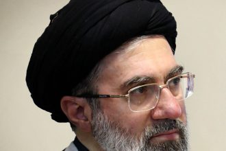 de ce intarzie acordul sua iran retelele secrete de curierat ale lui mojtaba khamenei explicate de un expert in antiterorism 6a166971d6d95