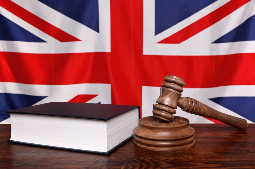 doi romani judecati la londra dupa injunghierea unui jurnalist de origine iraniana 6a0b51e1990ea