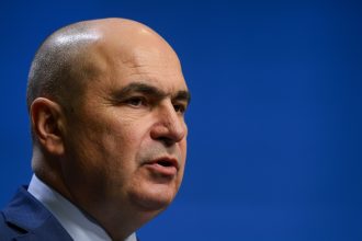 edited are nicusor dan o solutie pentru criza politica ce a raspuns bolojan dupa tete a tete ul de la cotroceni 6a16c5f60c5c3
