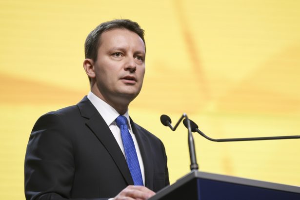 edited avertisment dur pentru viitorul executiv roman bruxelles ul poate opri banii 6a0ddc6b7d078