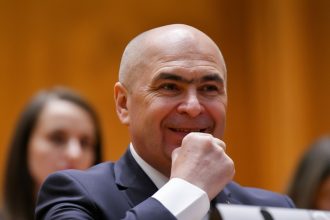 edited ce ii spune mama lui bolojan premierului o sunt o data pe zi prim ministrul demis moment rar de sinceritate 6a16d09edc9c5