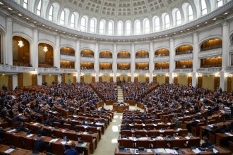 edited cine va fi viitorul premier al romaniei update pietele de predictii indica o lupta echilibrata pentru scaunul celui care va conduce noul guvern 6a0417aba744c