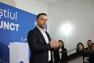edited ciucu il ironizeaza pe grindeanu as vrea sa l vad premier cateva luni a mai fost fugarit o data de la guvernare de populatie 69fcce1684959