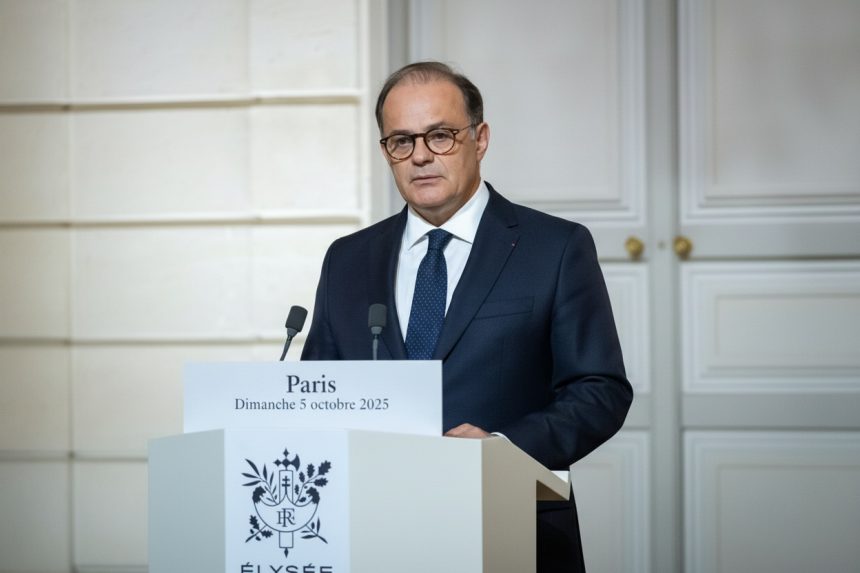 edited emmanuel moulin si a aparat independenta inaintea votului pentru conducerea bancii frantei 6a0d92754b60e