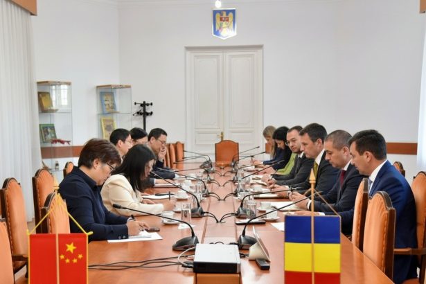 edited ministrul interimar al agriculturii dupa intalnirea cu ambasadorul chinei vom sprijini eforturile de dezvoltare a relatiilor comerciale 6a0c793c77c43