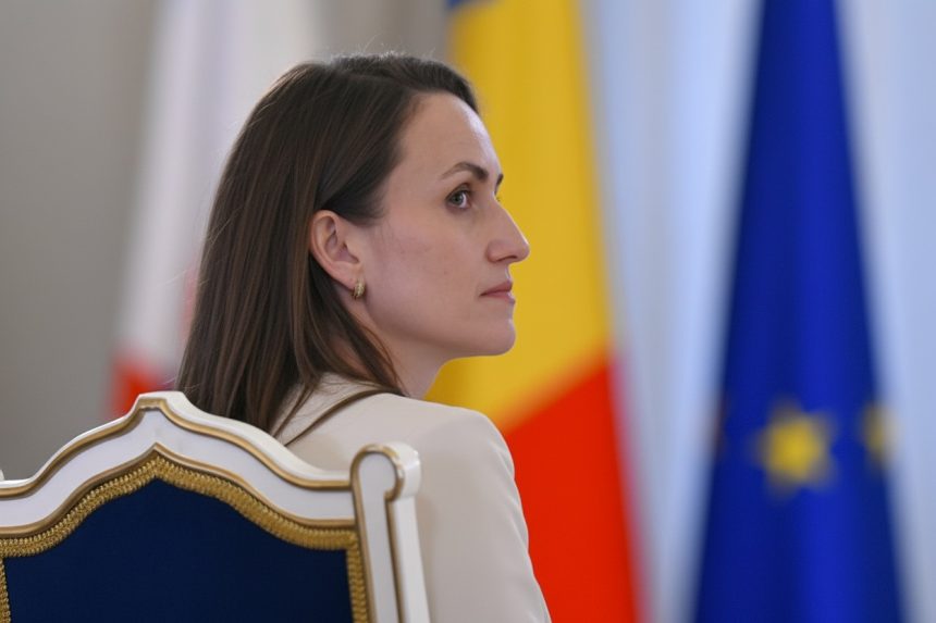 edited oana toiu despre desecretizarea arhivei diplomatice nu vad cui i ar fi teama de poporul roman decat daca la momentul respectiv l a tradat in vreun fel 69f4bbf07f6f6