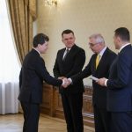 edited petrisor peiu reactie la contractul de consultanta al administratiei prezidentiale cu sua romania a devenit oficial un stat bananier 6a1546bfb0418