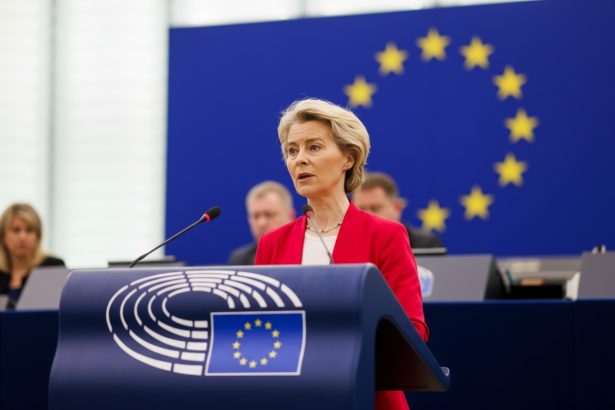 edited politico comisia europeana restructureaza din temelii departamentele care se ocupa de fondurile europene cum vor fi alocati banii 6a0dafe16f18e