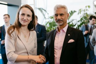 edited sefii diplomatiei din romania si india au discutat despre investitii in aparare energia regenerabila si otel 6a186149659af