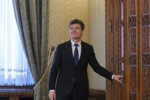 edited sondaj inscop presedintele nicusor dan ar rezista unui referendum de demitere 6a140b8470785