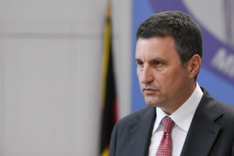 edited tanczos barna nu ne mai permitem salarii la stat peste cele din privat nu exista alta cale 6a12f5cb4db53