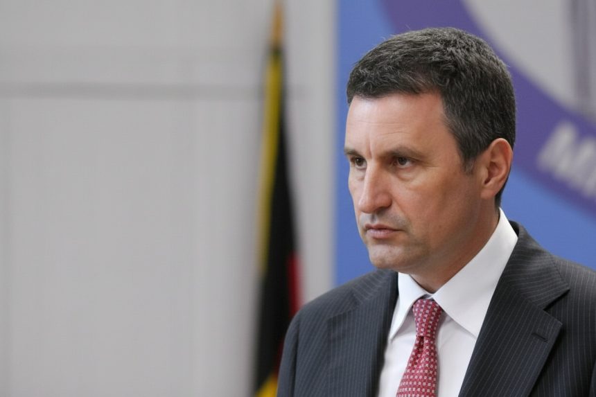 edited tanczos barna nu ne mai permitem salarii la stat peste cele din privat nu exista alta cale 6a12f5cb4db53