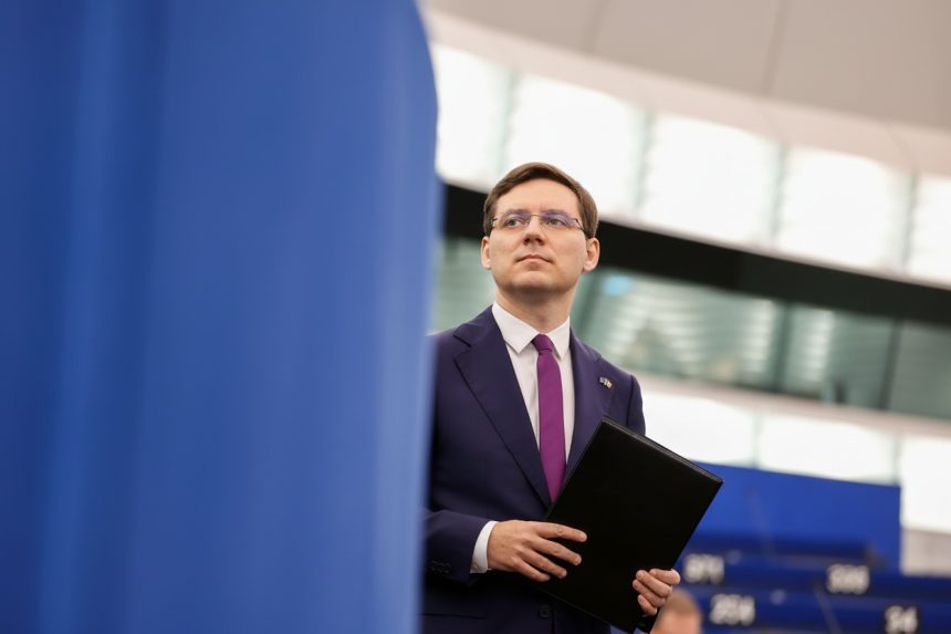 edited victor negrescu vicepresedinte al parlamentului european tinerii sa intrebe politicienii de ce fac politica 6a01de0df22a6
