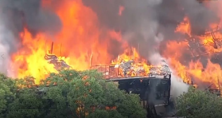 explozie urmata de incendiu devastator la un bloc din dallas cel putin trei persoane au murit 6a19261cbea09