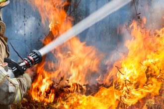 incendiu intr un centru comercial din iran opt persoane au murit iar alte 36 au fost ranite 69fae537a4e8e