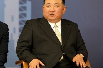 kim jong un lauda soldatii care se sinucid pentru a evita capturarea razboinici si patrioti loiali ai partidului 69f5a9bb26109