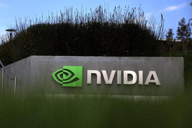 nvidia anticipeaza investitii de pana la 4 000 de miliarde de dolari pe an in infrastructura ai peste estimarile actuale ale pietei 6a0feb97d6d5c