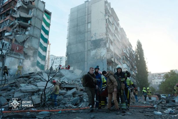 ordinul lui zelenski raspuns la atacul rusesc cu peste 1 500 de drone si 56 de rachete 6a06afedb86ad