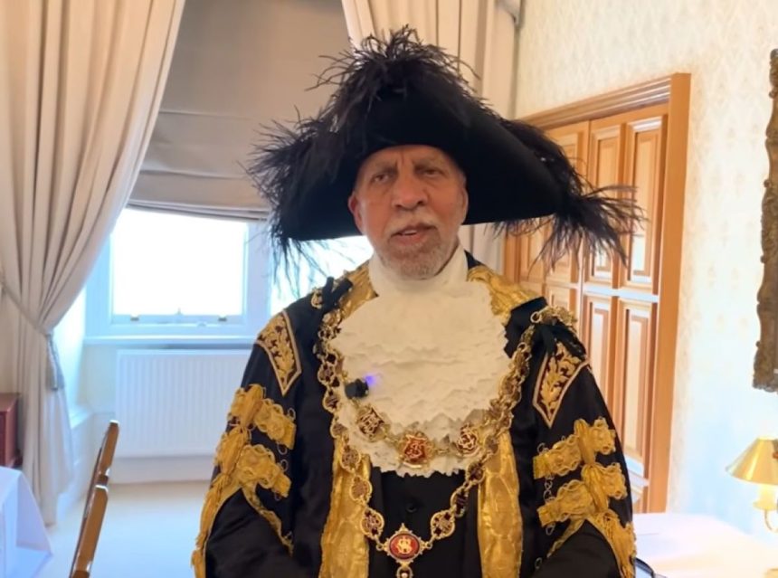 primarul din birmingham probleme mari cu limba engleza cine este zakir chaudhry 6a1036984dcfe