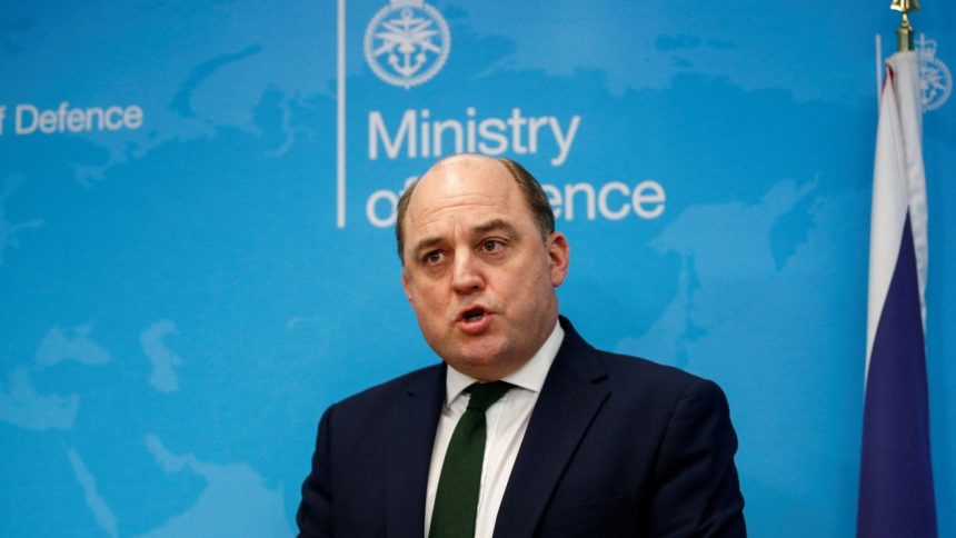 rusia a emis un mandat de arestare pe numele unui fost sef al apararii din marea britanie 6a0597eb9ad3e