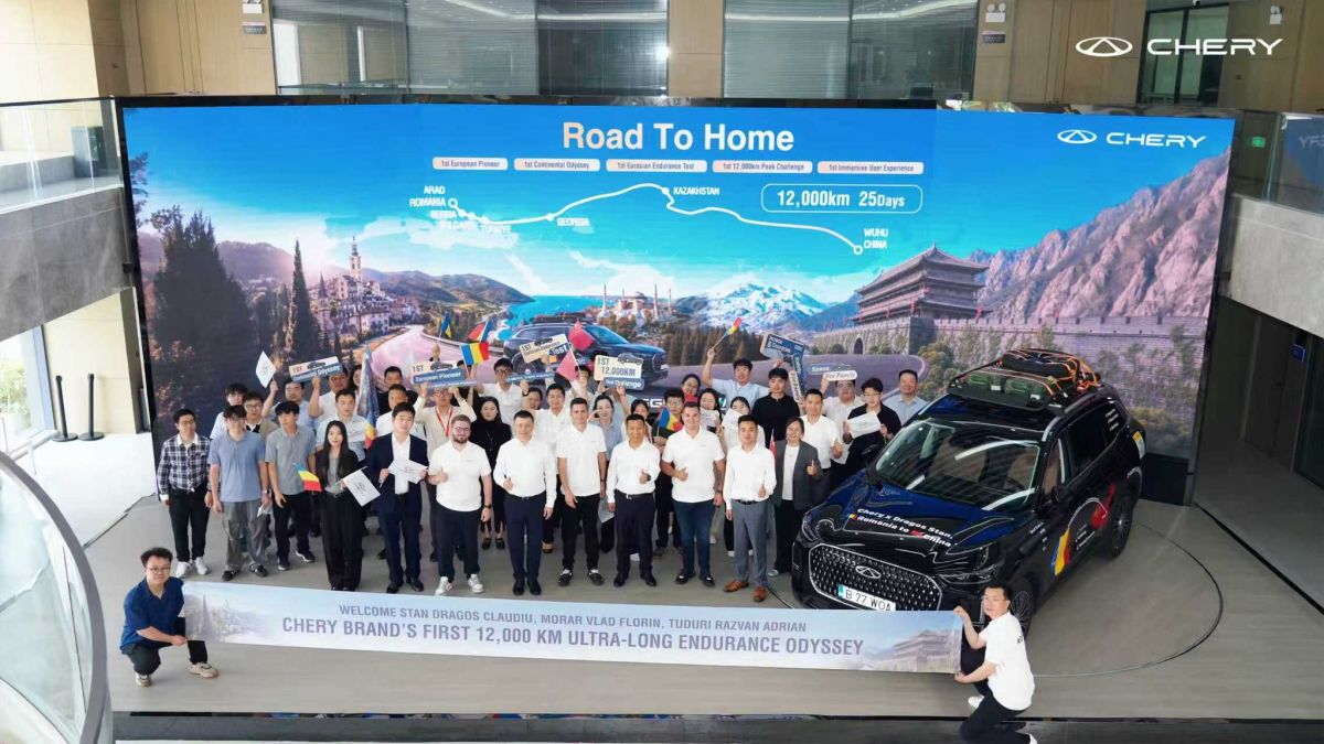 Romanian automotive industry first: Arad dealer Dragoș Stan reaches China behind the wheel of a Chery Tiggo 9 after a 12,500-kilometre expedition 2 Dragos Stan Chery 1