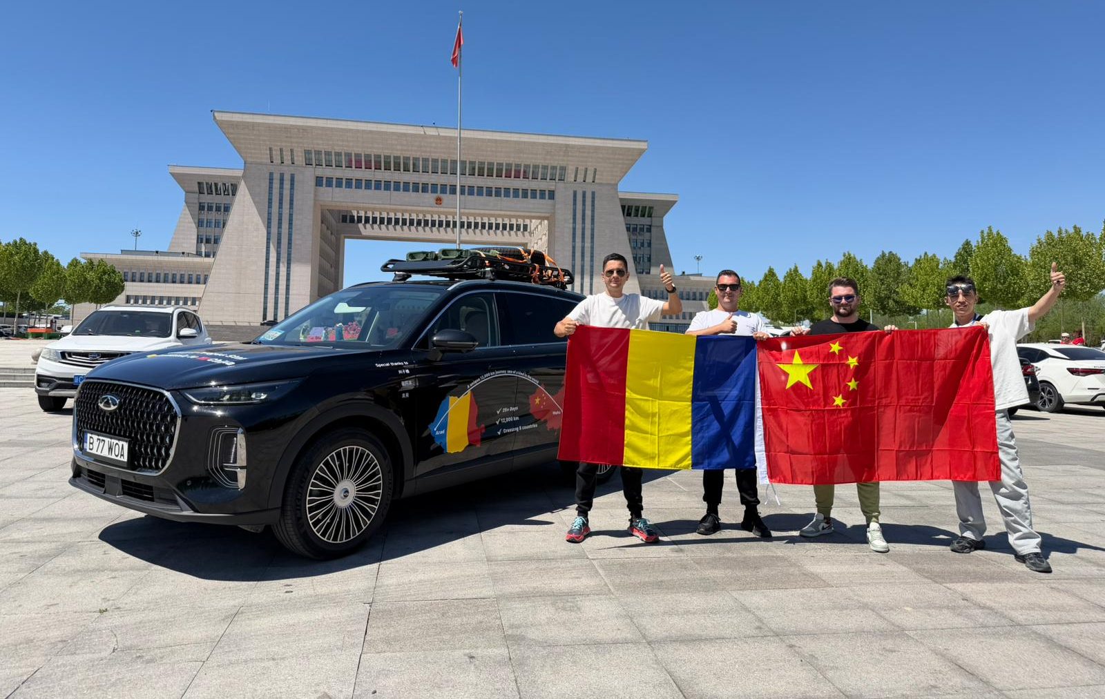Premieră pentru industria auto din România: Dealerul arădean Dragoș Stan a cucerit China la volanul unui Chery Tiggo 9, după o expediție de 12.500 km 2 WhatsApp Image 2026 05 31 at 20.24.15 e1780310845415