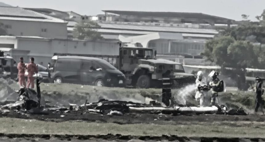 accident aerian in taiwan un avion s a prabusit la un exercitiu militar si doi piloti au murit 6a1e608368723