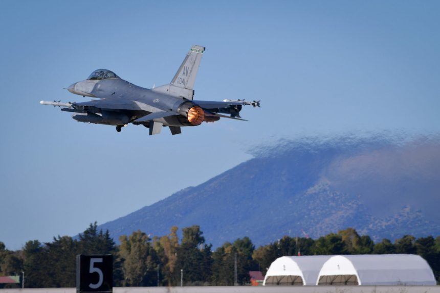 alerta nato in europa avioane gripen au interceptat un avion israelian ramas fara contact radio deasupra ungariei 6a2be8e7ec17e