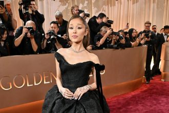 ariana grande critica din nou casa alba dupa utilizarea unei melodii de ale sale intr un clip al ice 6a2b4282715d9