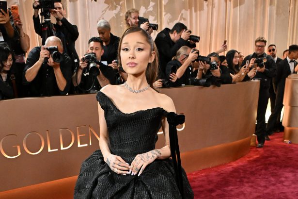 ariana grande critica din nou casa alba dupa utilizarea unei melodii de ale sale intr un clip al ice 6a2b4282715d9
