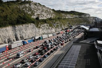 blocaj de opt ore pe o autostrada din marea britanie mai multi soferi au ajuns la spital 6a3cf768539af