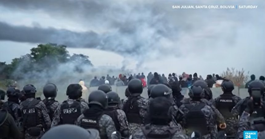 bolivia fierbe proteste violente politisti raniti si penurie de alimente in orase 6a25603dea643