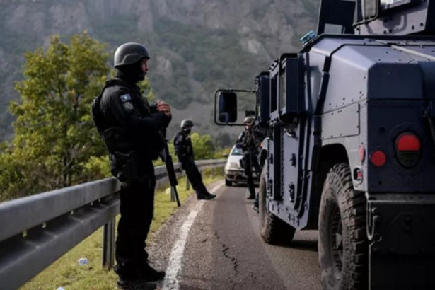 cinci sarbi retinuti in kosovo intr un dosar privind crimele de razboi din 1999 6a2ed08fe26b2