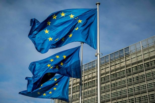 comisia europeana anunta ca serviciile cloud ale amazon si microsoft ar putea fi desemnate drept controlori de acces in ue 6a3d1e011beda