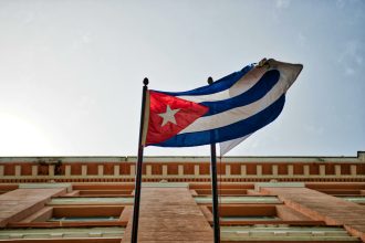 cuba partidul comunist aproba o serie de reforme catre o economie mai orientata spre piata 6a335b8fb69a6