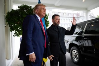 dialog crucial intre zelenski si trump presedintele ucrainei l a sunat pe liderul de la casa alba 6a2ee6f65f2b6