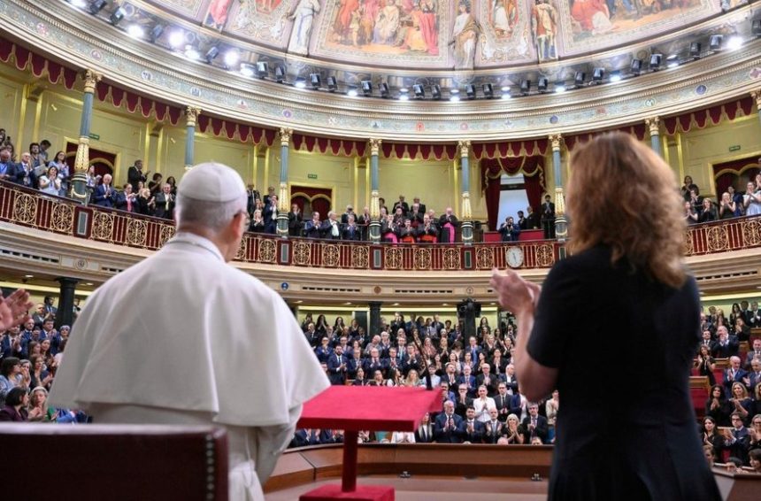 discurs memorabil al papei leon al xiv lea in parlamentul spaniei suveranul pontif condamna inarmarea europei si cere protejarea imigrantilor 6a2711c6a230d