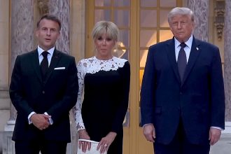 donald trump primit cu onoruri la versailles macron mizeaza pe relansarea dialogului transatlantic 6a33dbfd357e2