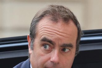 droguri in institutiile statului premierul frantei cere ministrilor sa faca teste antidrog neanuntate si catalin predoiu a admis problema 6a327a8cdaaff