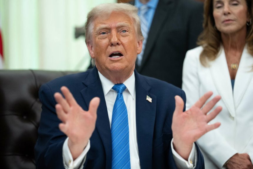 dupa ce a amenintat iranul cu un atac foarte dur in aceasta seara trump s a razgandit 6a2af7c137283