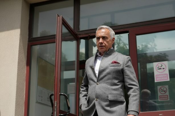 edited calin georgescu reia solicitarea de suspendare a presedintelui nicusor dan am convingerea ca printre parlamentari mai sunt oameni cu inima care au dragoste de tara 6a37b6c0eff48