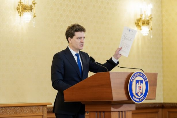 edited declaratia de avere de 33 de pagini a presedintelui nicusor dan fara casa dar cu 387 de donatori cat castiga seful statului 6a43ec444dba6