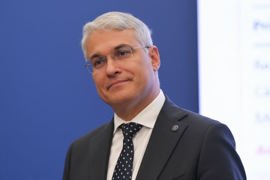 edited dragos pislaru clarificari despre legea salarizarii niciun angajat din sectorul public nu va pleca acasa cu mai putini bani ca urmare a acestei reforme 6a205981b5d80