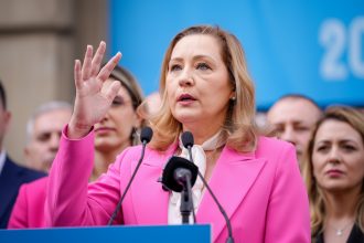 edited elena lasconi atac dur la adresa lui dominic fritz dupa decizia iccj cat de greu e sa iesi in fata oamenilor si sa spui am fost stupid am gresit 6a3691d07d9d5