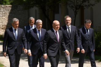 edited liberalii se reunesc vineri in consiliul national pentru a convoca congresul extraordinar al partidului 6a34d47dca703