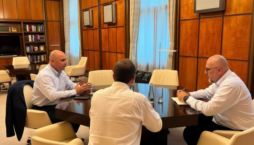 edited liderii pnl usr udmr se fotografiaza in timpul negocierilor politice dominic fritz de partea corecta a istoriei 6a3c01fa428c7