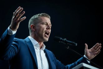 edited scandal in ungaria pe deficitul bugetar magyar il acuza pe orbani ai mintit pe maghiari la cat ar fi de fapt deficitul 6a43a853e4263
